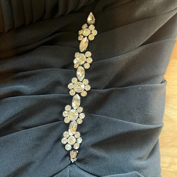 Formal, worn as Mother of the Bride long, black, dress with small train. Sz 14 - Picture 7 of 9